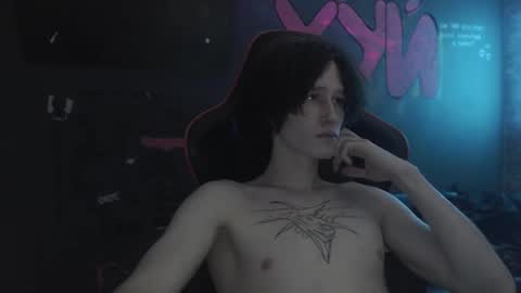 Max online show from October 6, 12:50 am