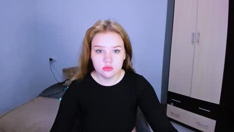 hi Im Mina  online show from December 3, 2:23 am