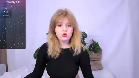 hi Im Mina  online show from March 5, 5:40 am