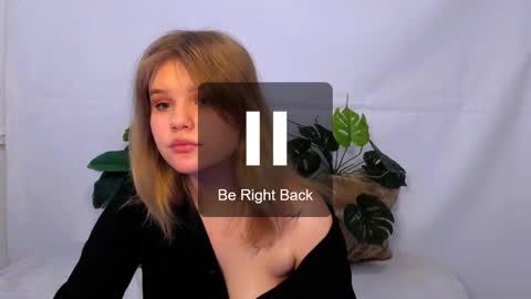 hi Im Mina  online show from March 1, 4:37 am