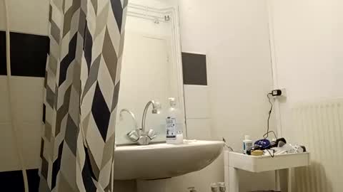 Ll online show from February 12, 5:37 pm