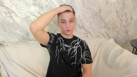 Snapshot of minato_kono chatting on February 1, 6:19 pm minato_kono online show from February 1, 6:19 pm