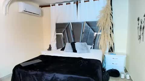 minilove_01 online show from October 27, 12:27 pm