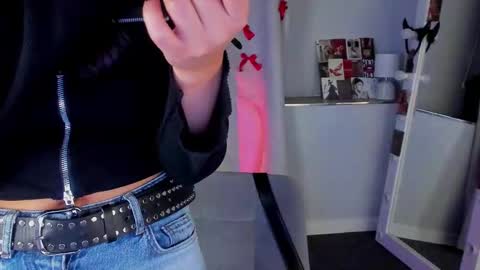Snapshot of mipsymipson chatting on September 11, 10:16 am NEXT STREAM NOVEMBER 27282930 online show from September 11, 10:16 am