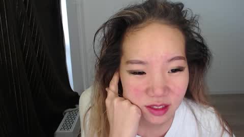 mira_g online show from October 22, 1:13 pm