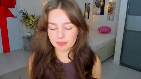 Emma online show from March 6, 10:47 pm