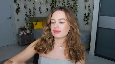 Emma online show from November 28, 6:37 pm