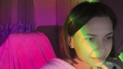 MiraLaPics online show from April 4, 9:33 pm