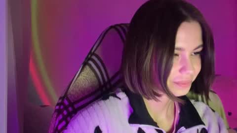 MiraLaPics online show from April 12, 9:52 pm