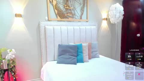    online show from March 28, 12:17 pm