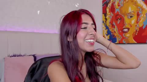 Snapshot of mirandaa_rogers chatting on October 10, 7:19 pm Miranda Rogers online show from October 10, 7:19 pm