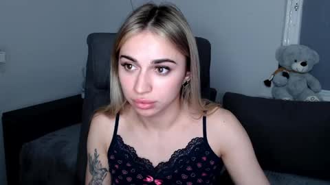 miri07 online show from April 13, 7:07 pm