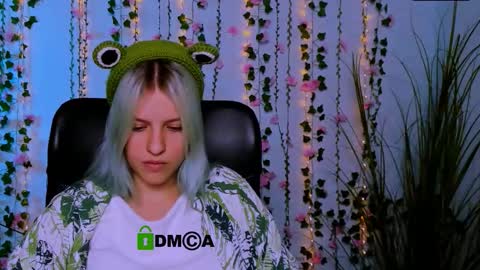 Snapshot of miriam_crazy chatting on October 2, 1:21 pm miriam_crazy online show from October 2, 1:21 pm
