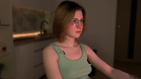 Mira online show from April 5, 10:51 pm