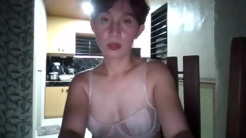 Snapshot of mis_kizzy chatting on October 17, 2:10 pm its me kizzy online show from October 17, 2:10 pm