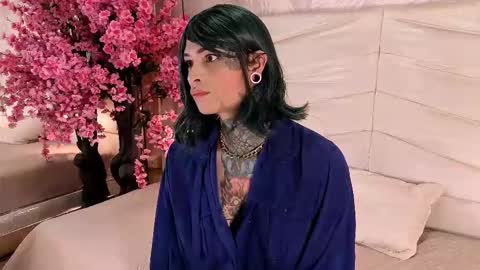     online show from February 15, 1:43 pm