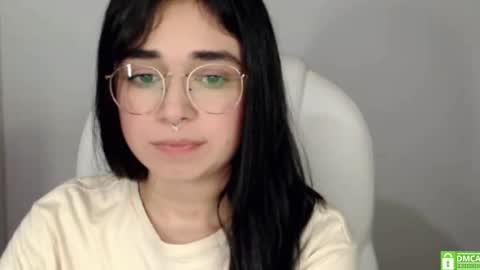 Snapshot of misha__sweet__27 chatting on October 17, 5:11 am misha online show from October 17, 5:11 am