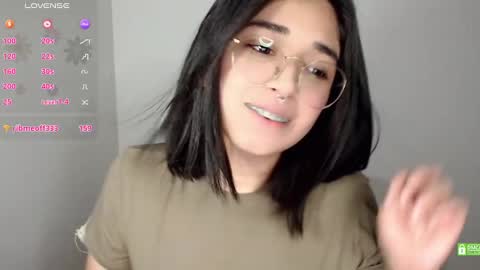 Snapshot of misha__sweet__27 chatting on February 9, 8:43 am misha online show from February 9, 8:43 am