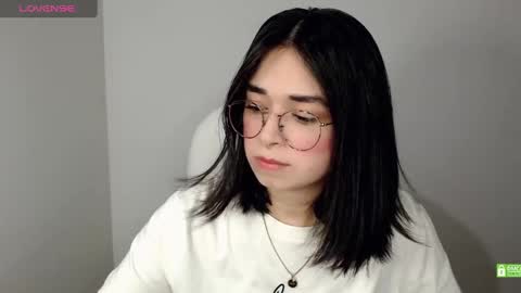 Snapshot of misha__sweet__27 chatting on March 12, 1:58 am misha online show from March 12, 1:58 am