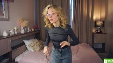 Snapshot of mishagiarrusso chatting on September 16, 3:15 pm Your Betty online show from September 16, 3:15 pm