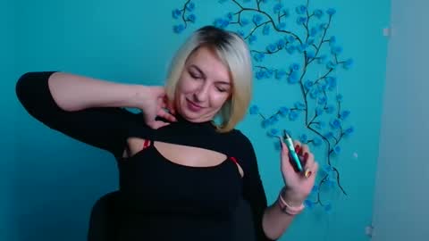 Mishelle online show from December 22, 6:47 pm