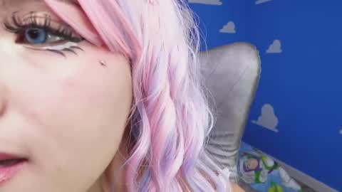 Sara online show from November 18, 6:22 pm