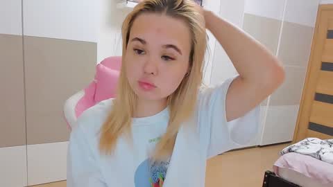 miss__selena online show from February 8, 2:16 pm