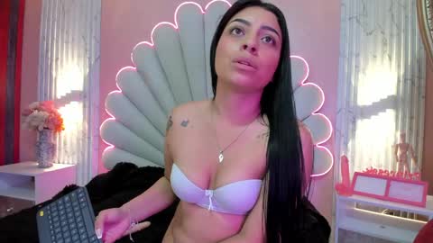 miss__star_ online show from May 15, 5:20 pm