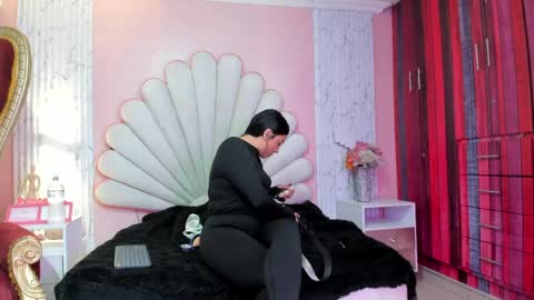 miss__star_ online show from May 5, 1:39 pm