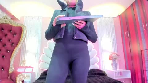 miss__star_ online show from May 2, 12:44 pm