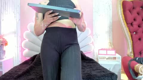 miss__star_ online show from May 7, 4:03 pm