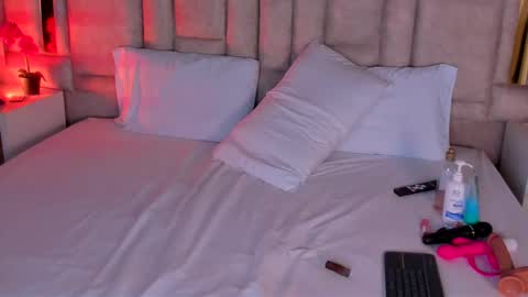 Miss Abigail  online show from November 21, 3:10 pm