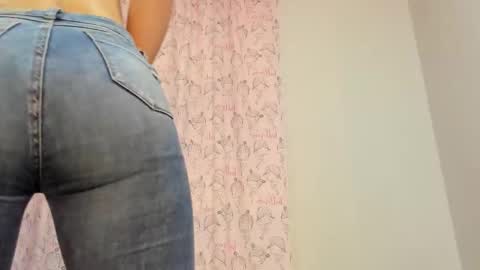 miss_charlotte_ls online show from September 29, 1:10 pm