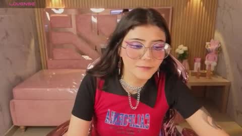 miss_devil_s online show from March 4, 3:03 am