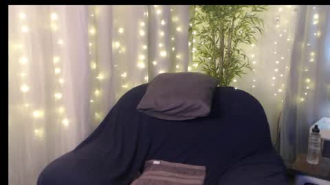 Miss EVA  Email misseva123xxx online show from April 5, 4:31 am