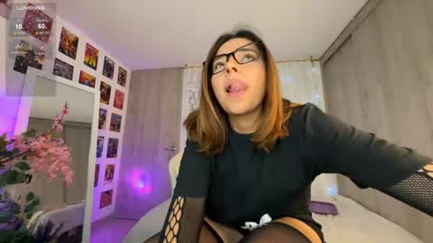  Elisabeth  IG galax xxia       online show from March 1, 12:28 am