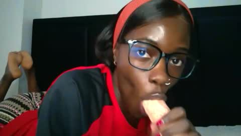 SensuElle  WHAT I DONT SHOW HERE... YOULL ONLY SEE IN PRIVATE  online show from December 23, 6:19 am