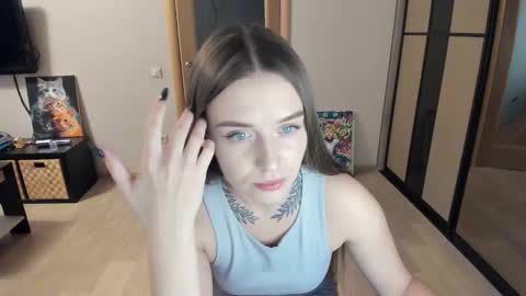 Snapshot of miss_kitty13 chatting on October 22, 2:15 am Kitty online show from October 22, 2:15 am