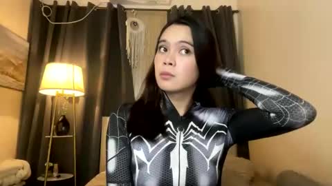 miss_kyrstyn online show from April 8, 11:35 am