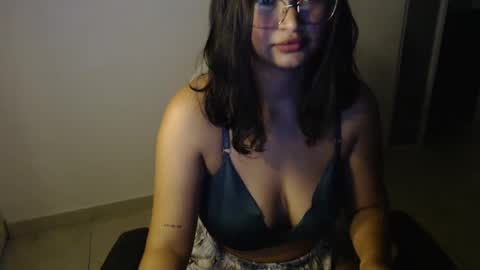 Snapshot of miss_ly_ chatting on October 4, 10:18 pm ly independent model online show from October 4, 10:18 pm