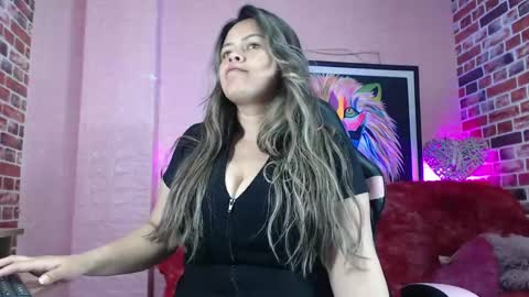 Miss Pecados online show from April 17, 7:27 pm