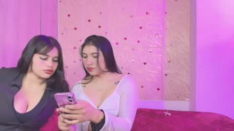 Snapshot of miss_saraxxx chatting on October 21, 6:22 pm Angel Sophie Tif online show from October 21, 6:22 pm
