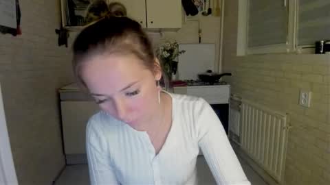 Snapshot of miss_you20 chatting on October 23, 9:15 pm miss_you20 online show from October 23, 9:15 pm