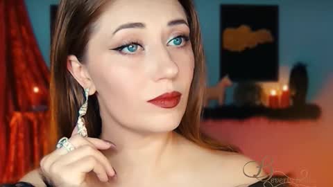 The divine Beverly online show from October 19, 9:19 pm