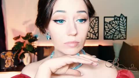 The divine Beverly online show from March 5, 1:06 pm