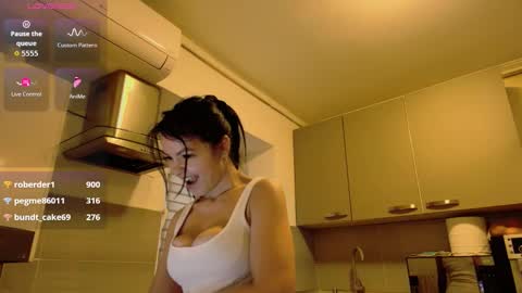 missbya online show from February 5, 7:01 am