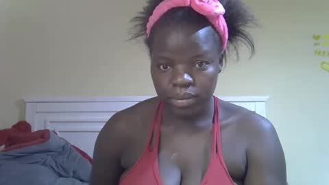 misscandy352_ online show from April 8, 11:52 pm