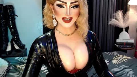 PRIESTESS CHANNEL online show from September 17, 9:40 pm