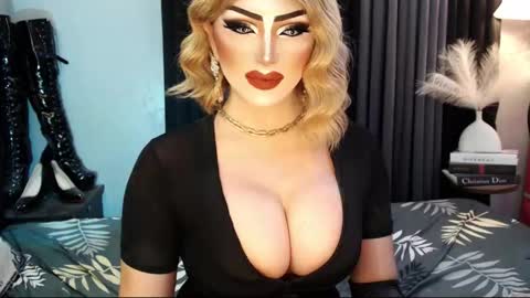 PRIESTESS CHANNEL online show from September 18, 11:20 pm