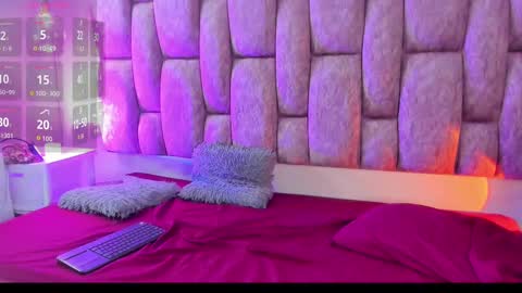 Snapshot of missdahlia_ chatting on October 3, 1:52 pm dahlia online show from October 3, 1:52 pm